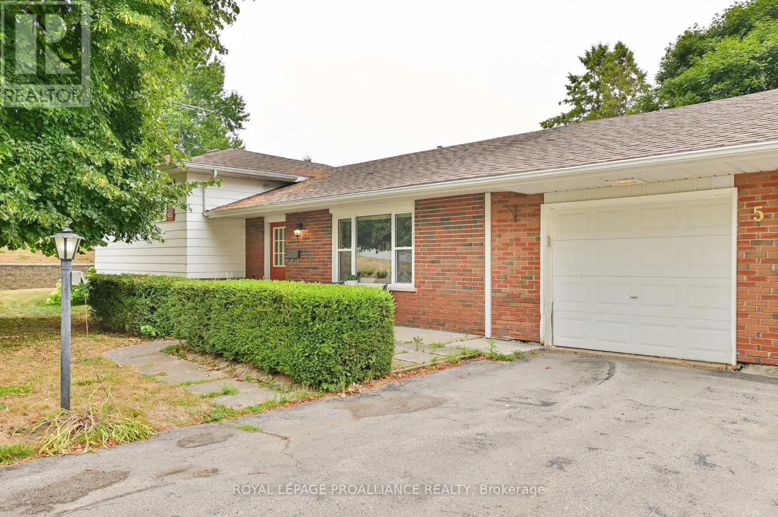 5 ORCHARD CRESCENT