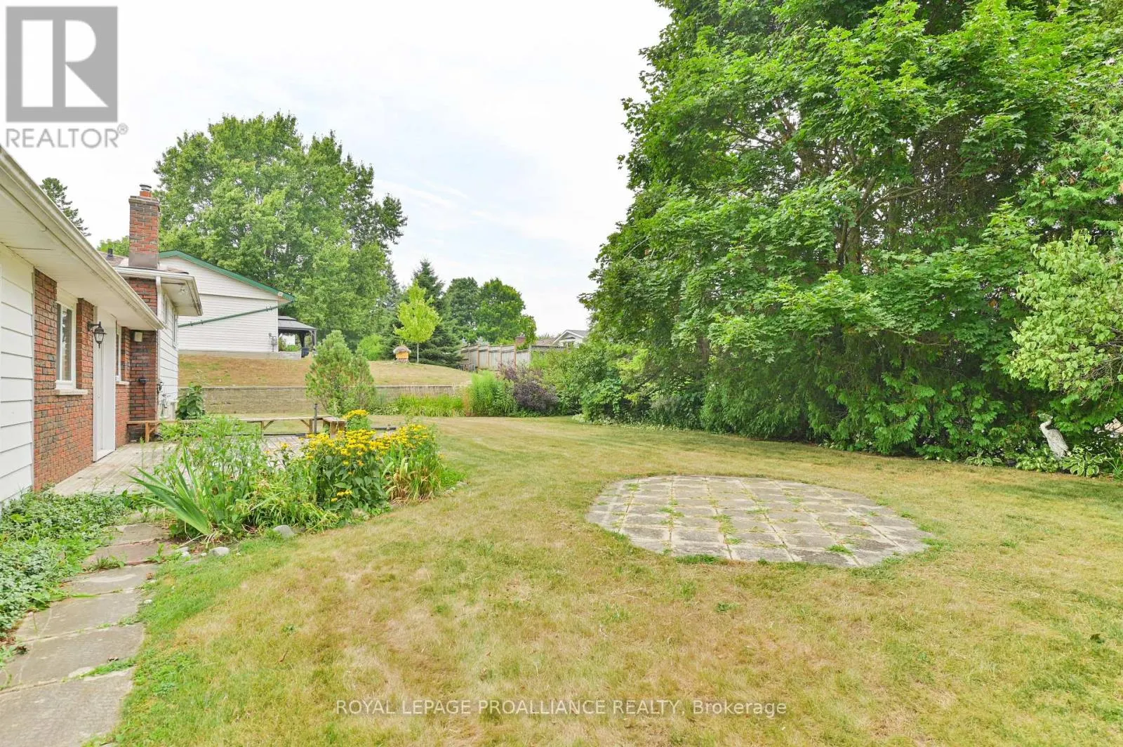 5 ORCHARD CRESCENT