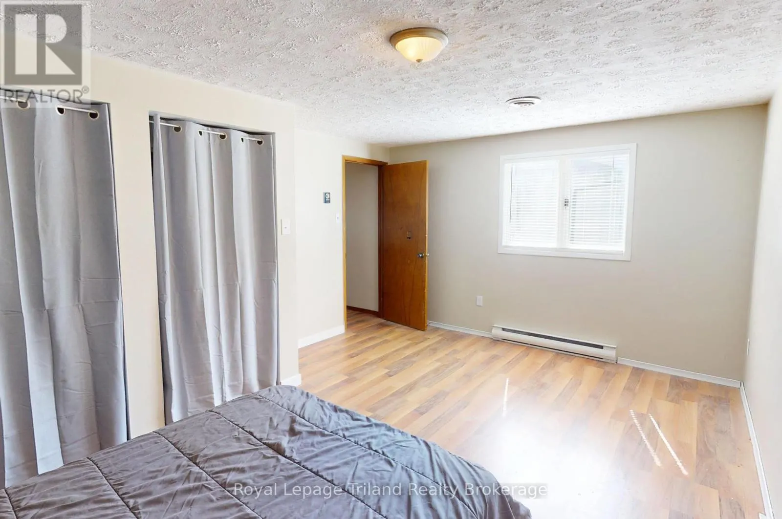 6 ELMWOOD CRESCENT