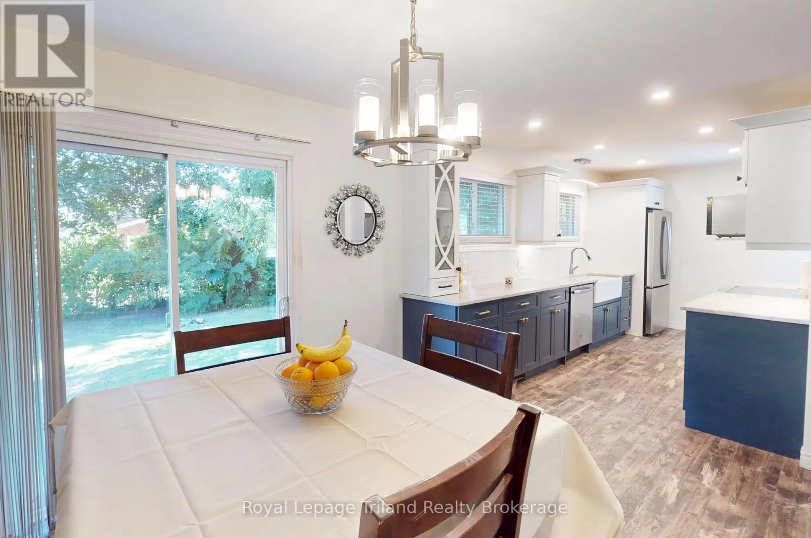 6 ELMWOOD CRESCENT
