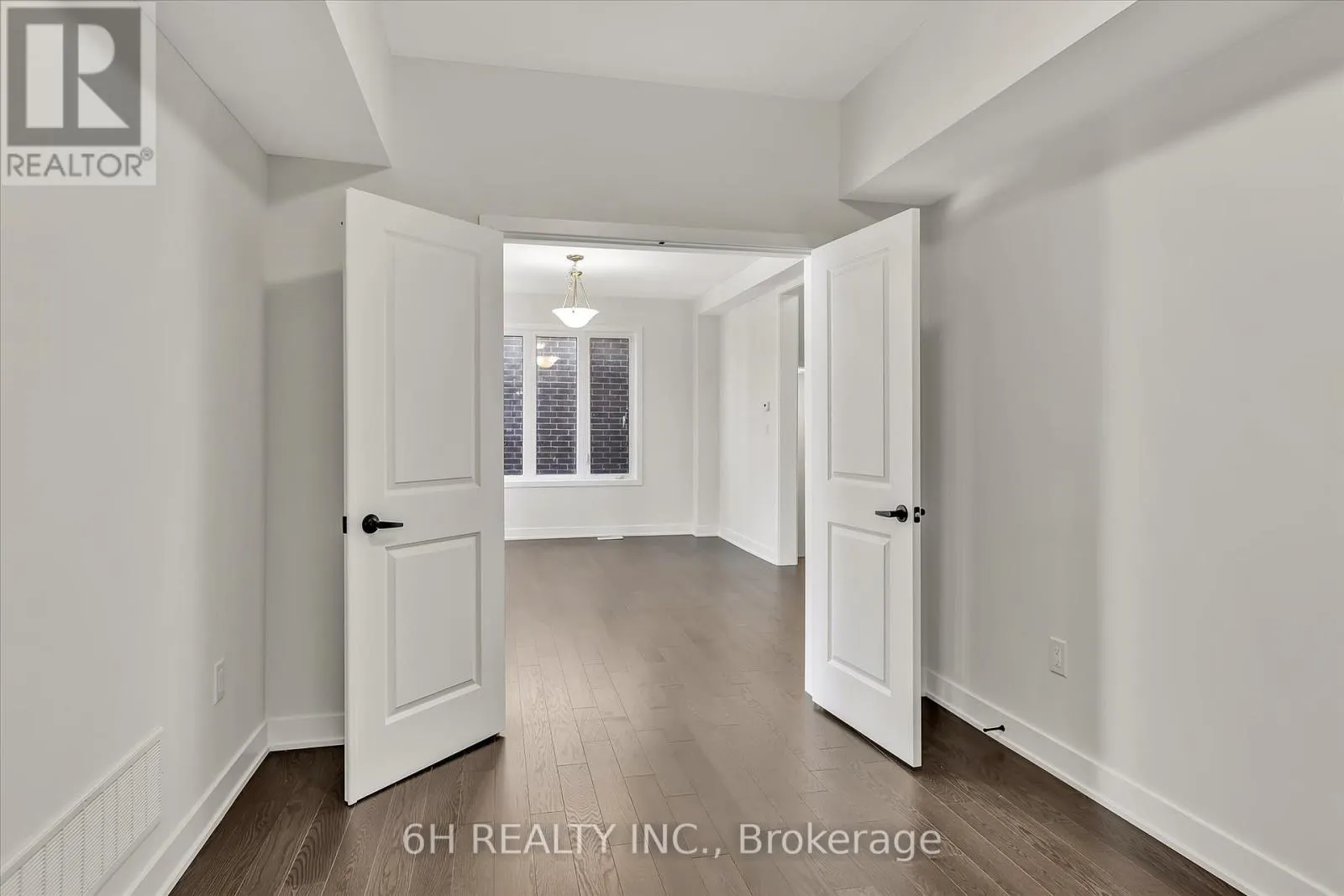 329 O'TOOLE CRESCENT