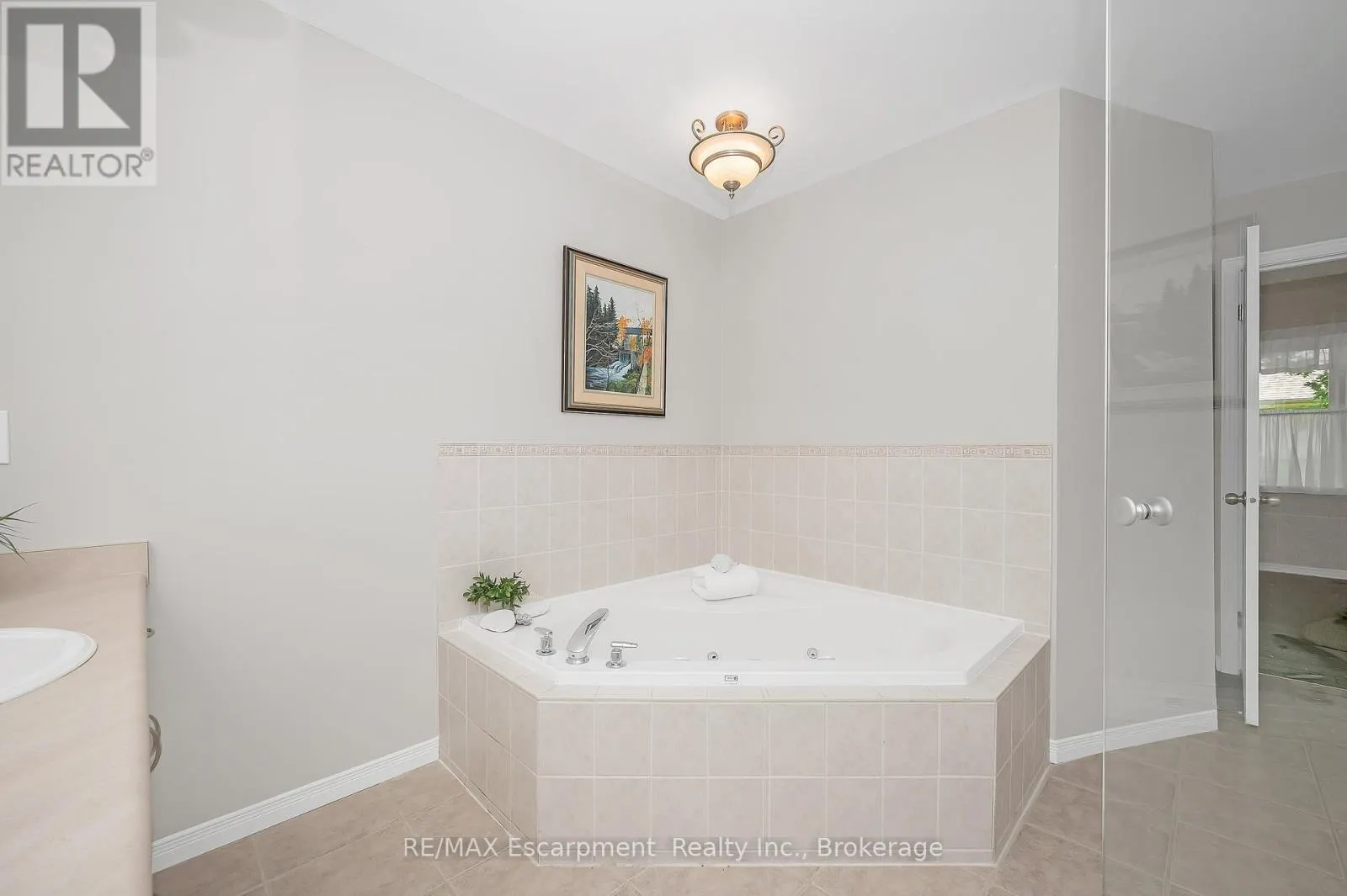 18 - 212 STONEHENGE DRIVE, #18