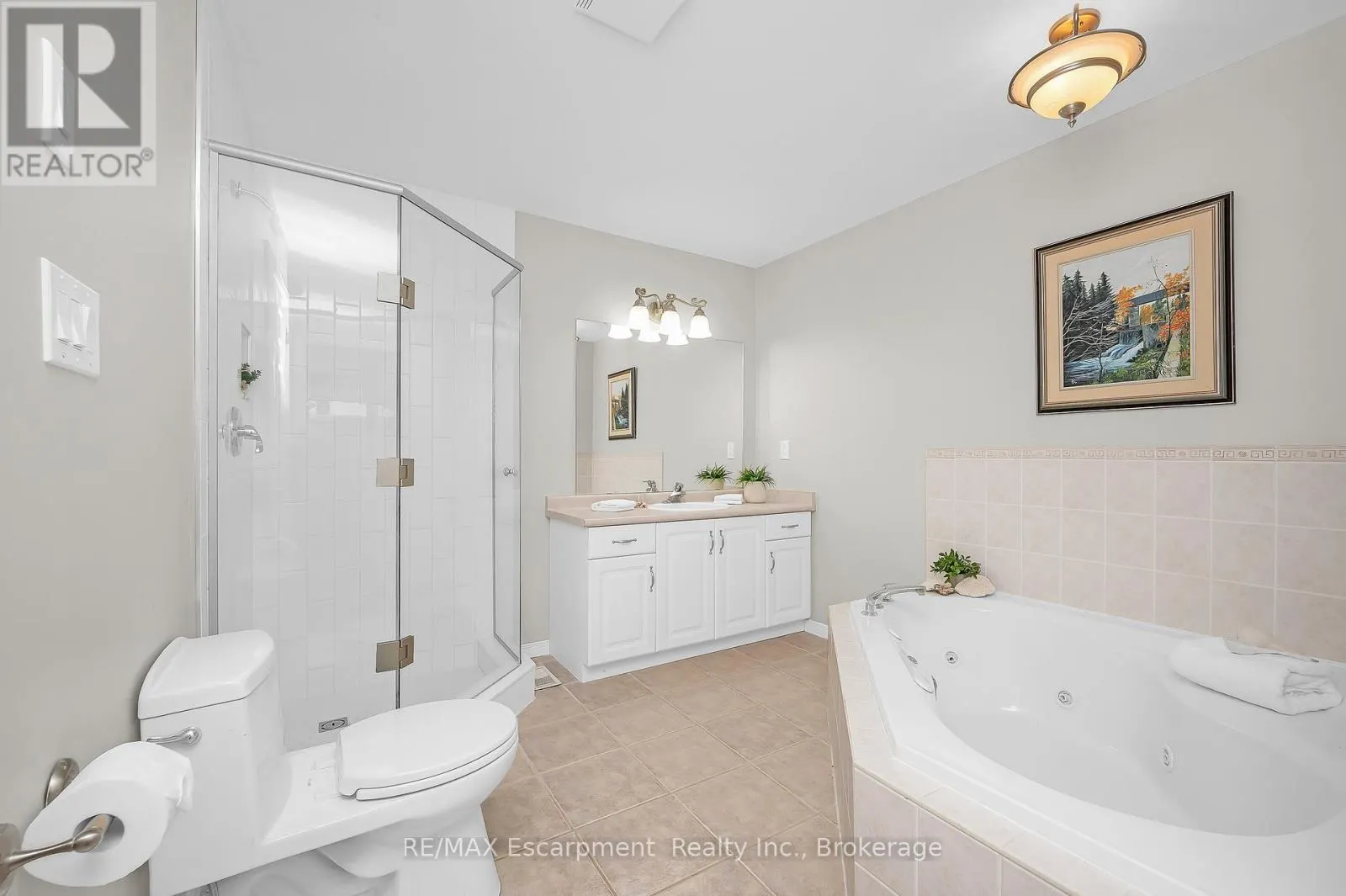 18 - 212 STONEHENGE DRIVE, #18