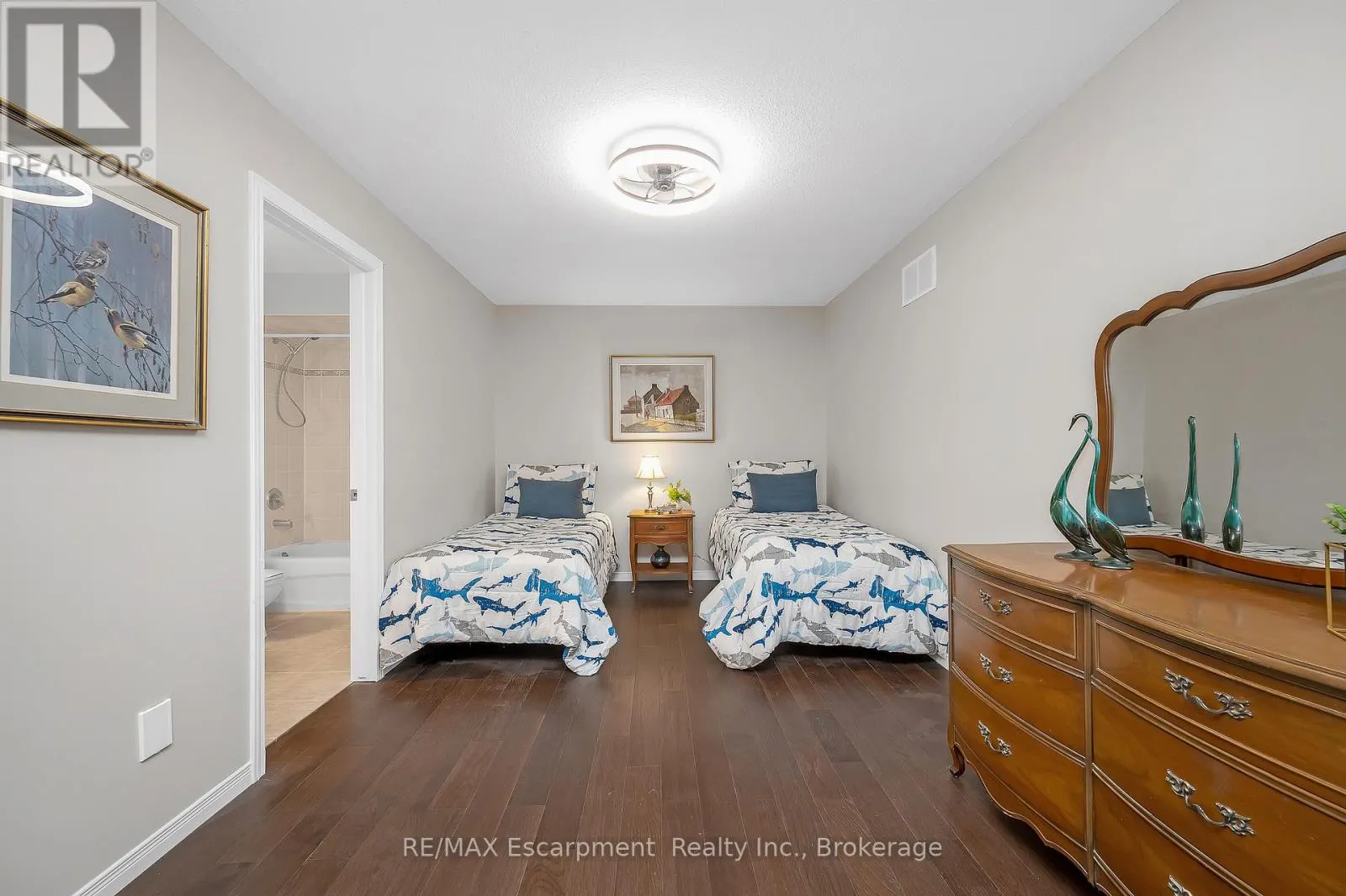 18 - 212 STONEHENGE DRIVE, #18