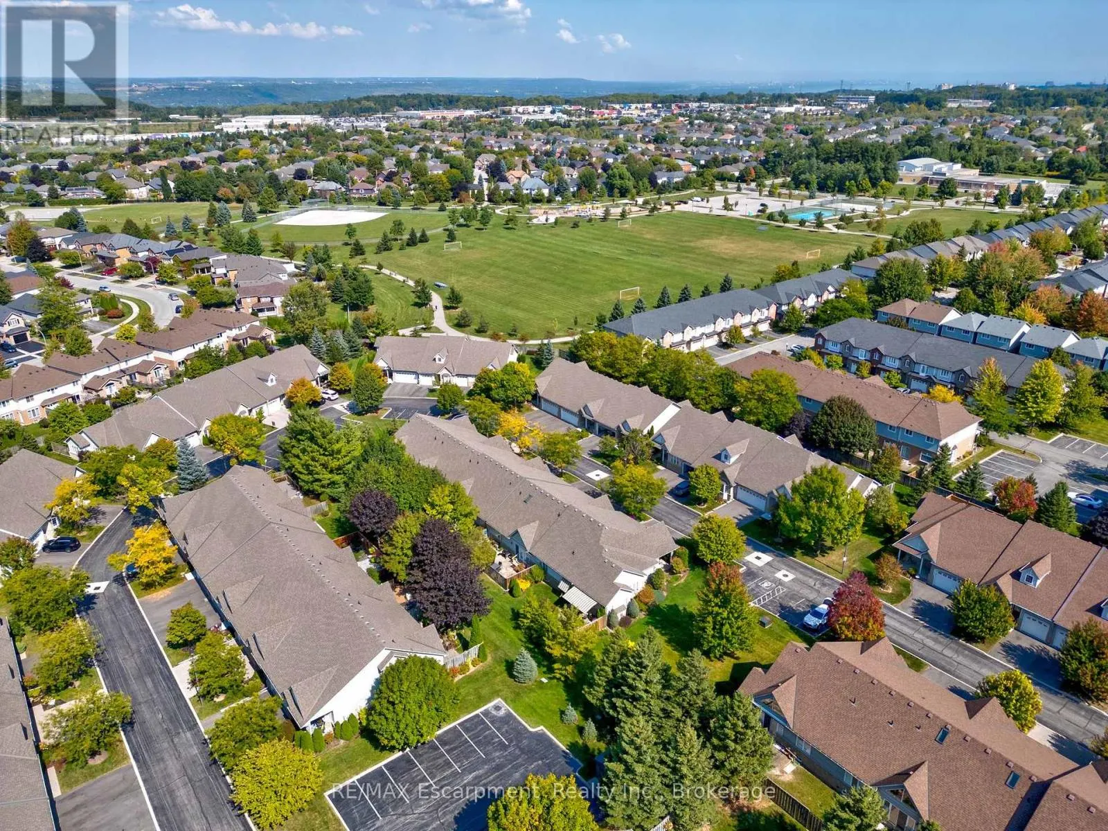 18 - 212 STONEHENGE DRIVE, #18