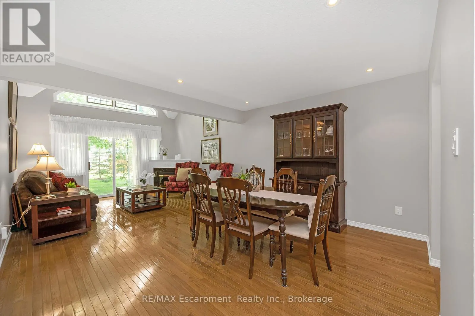 18 - 212 STONEHENGE DRIVE, #18
