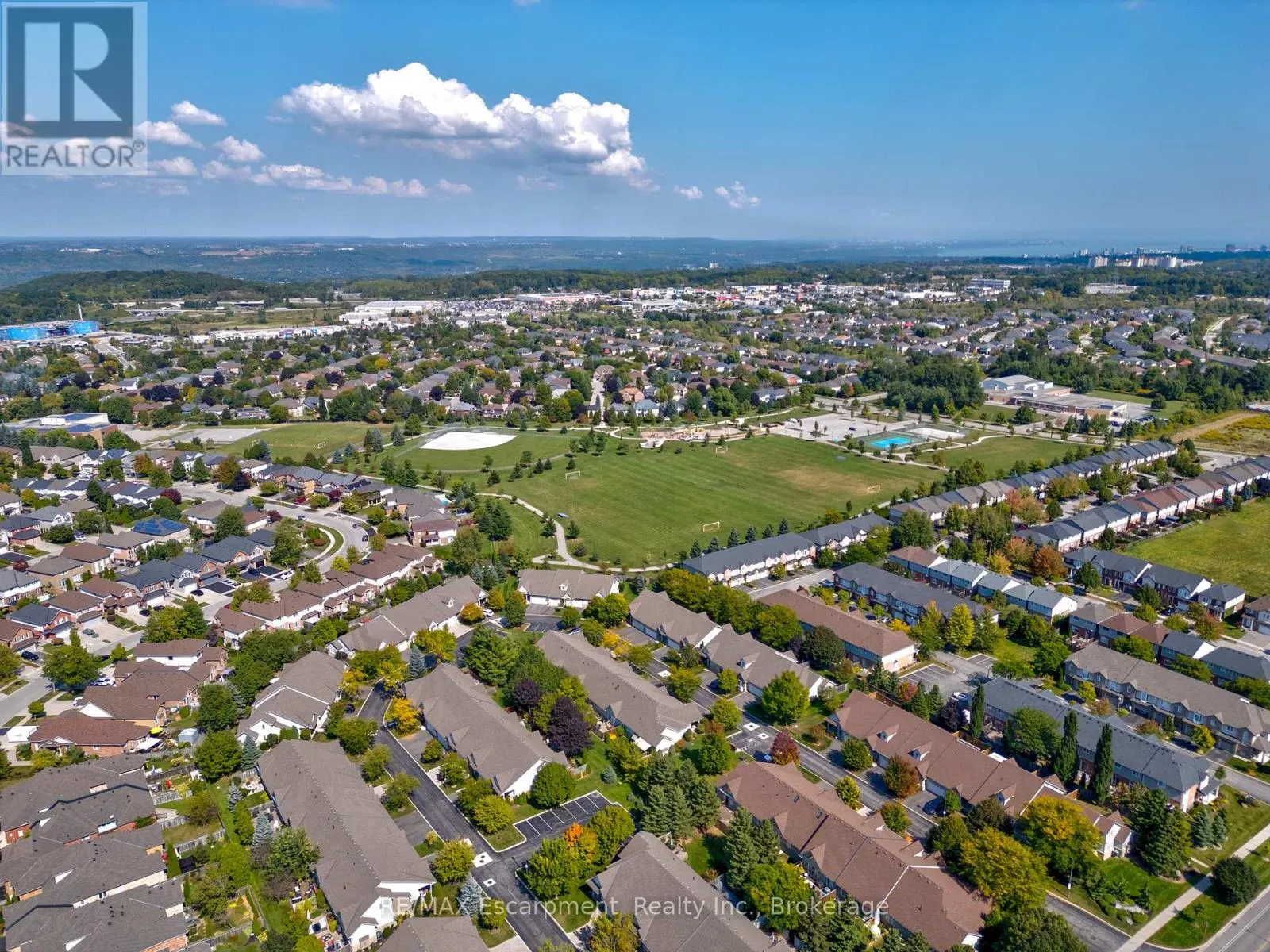 18 - 212 STONEHENGE DRIVE, #18