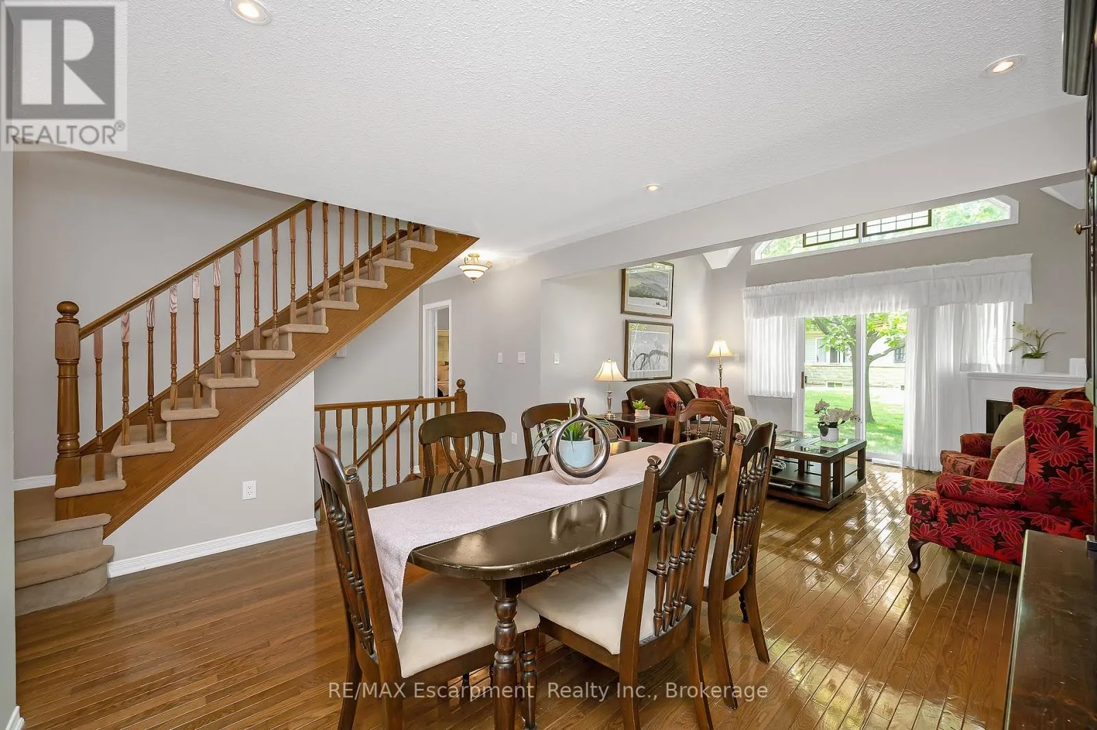 18 - 212 STONEHENGE DRIVE, #18