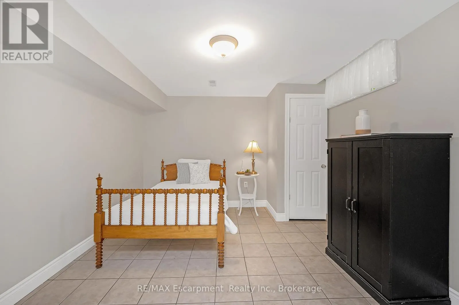 18 - 212 STONEHENGE DRIVE, #18