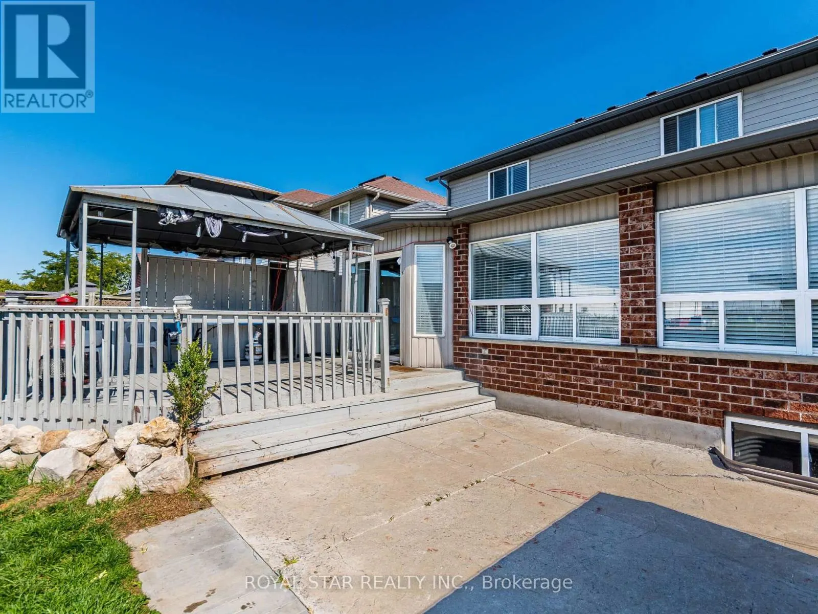 63 GREEN BANK DRIVE