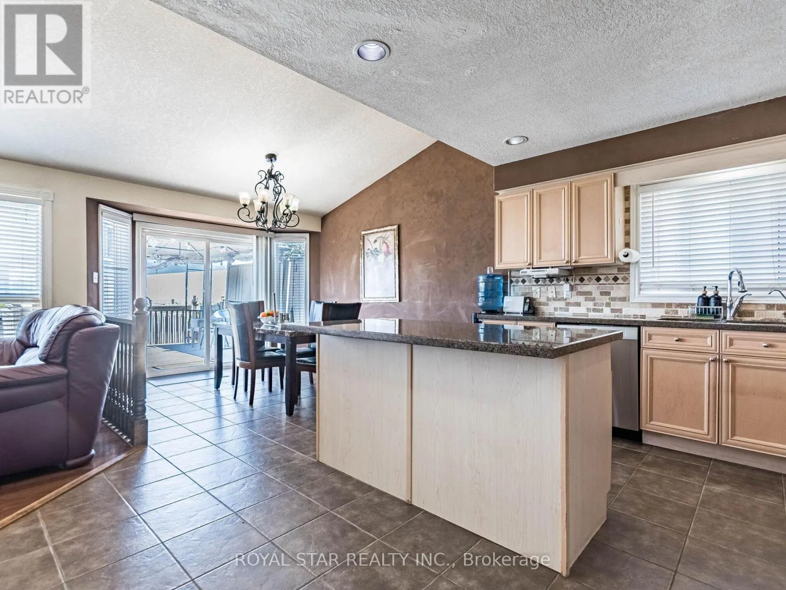 63 GREEN BANK DRIVE