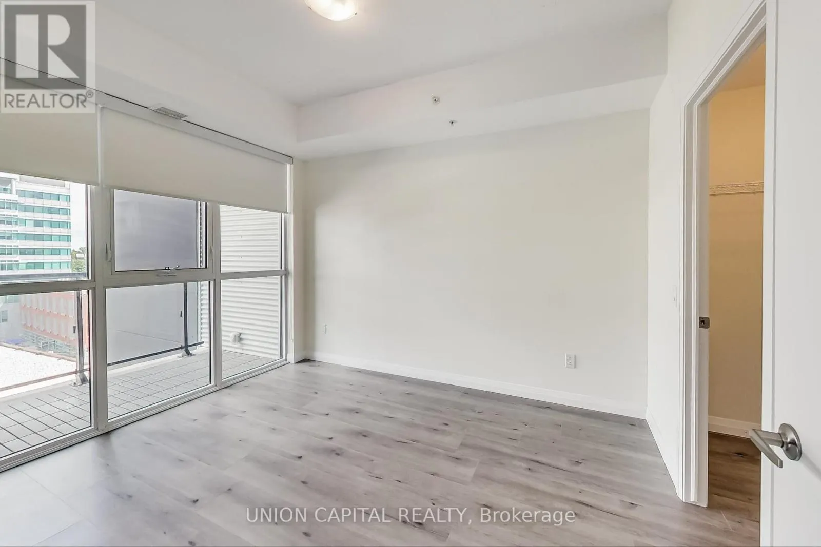801 - 60 CHARLES STREET W