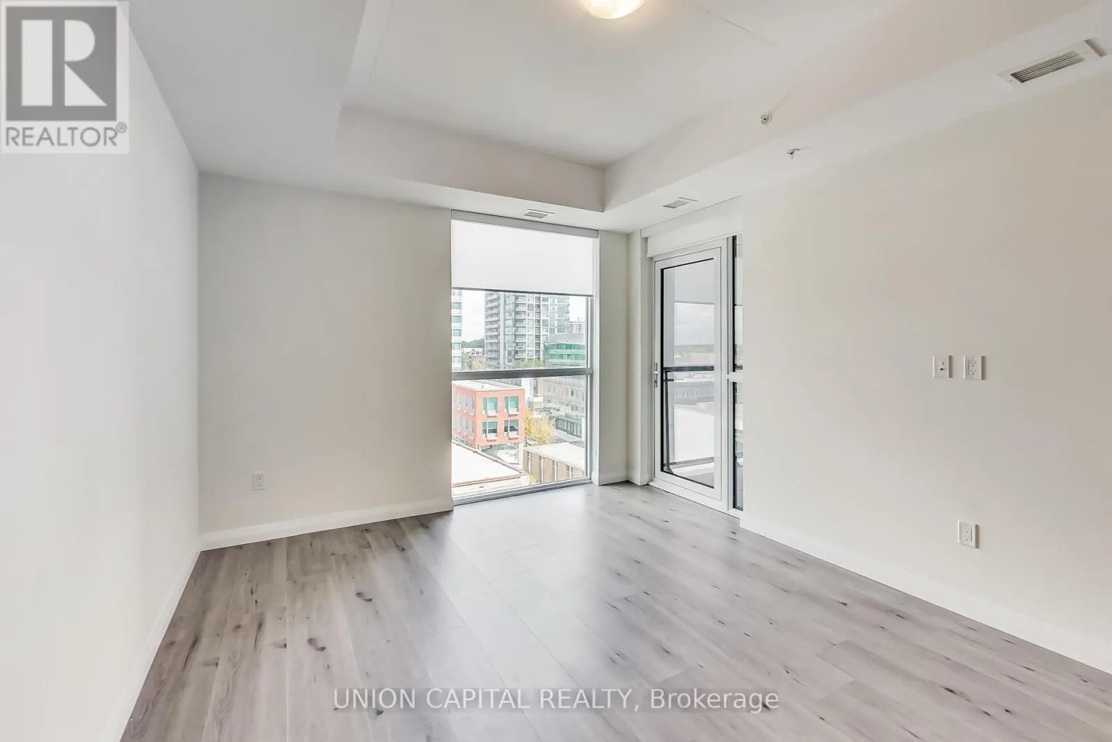 801 - 60 CHARLES STREET W