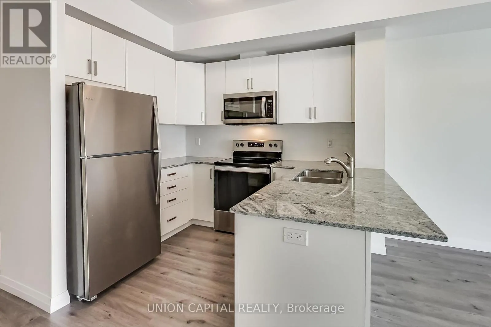 801 - 60 CHARLES STREET W