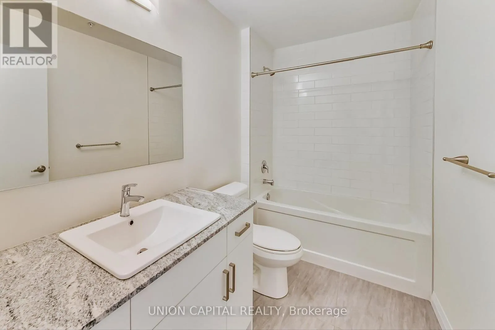 801 - 60 CHARLES STREET W