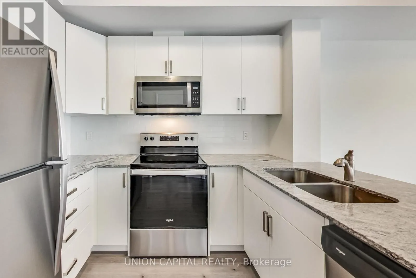 801 - 60 CHARLES STREET W