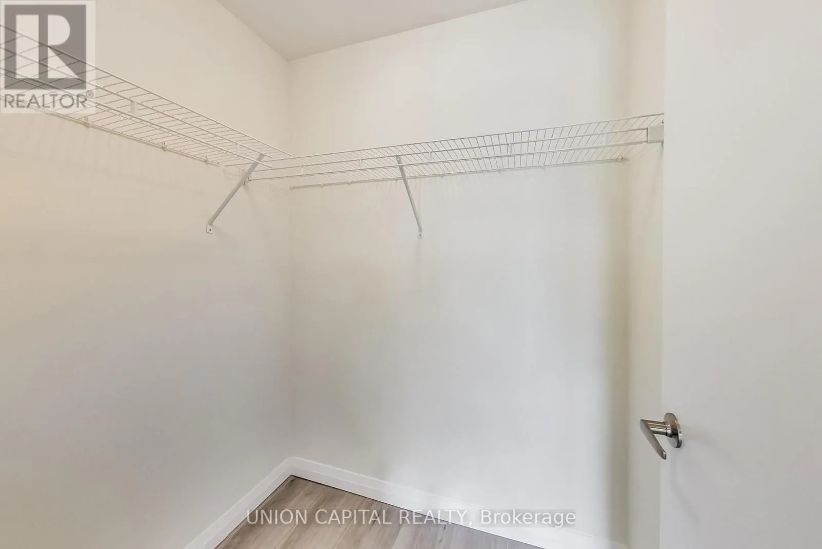 801 - 60 CHARLES STREET W
