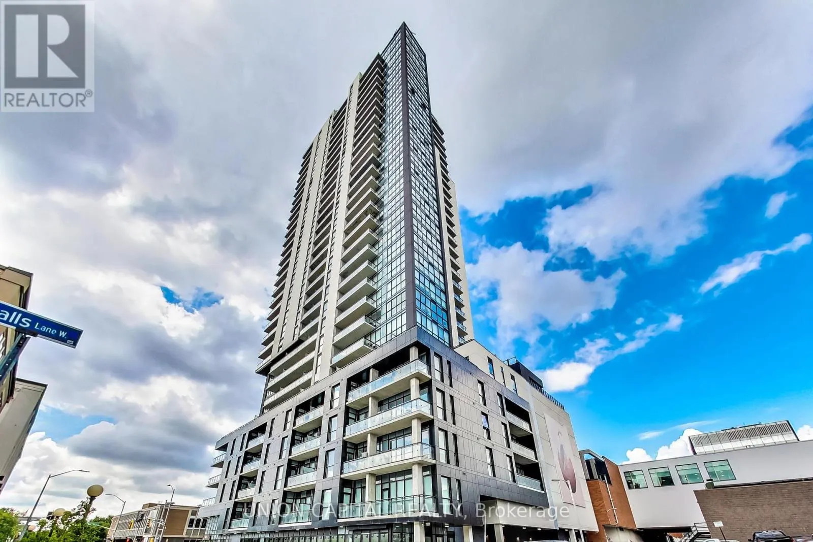 801 - 60 CHARLES STREET W