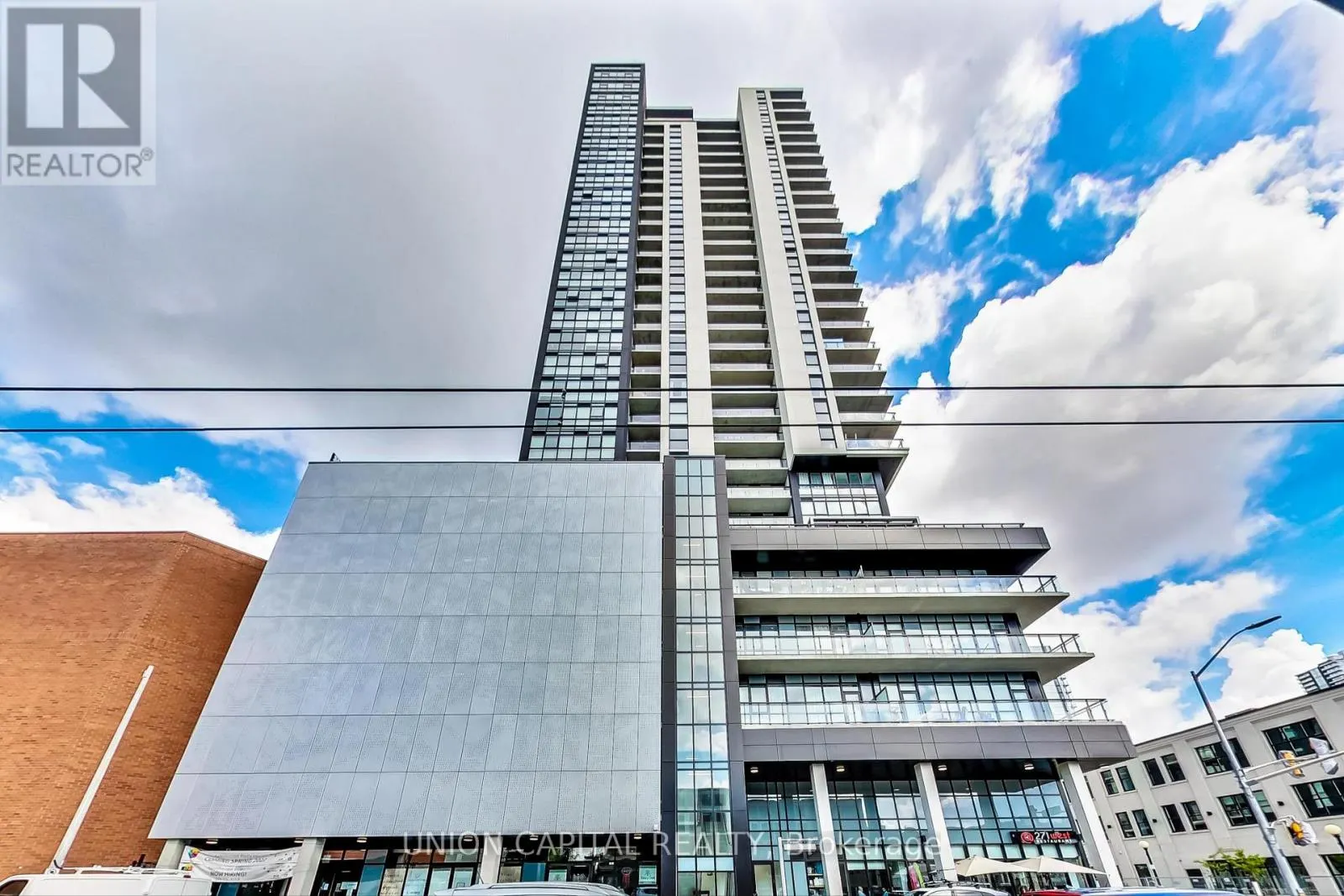 801 - 60 CHARLES STREET W