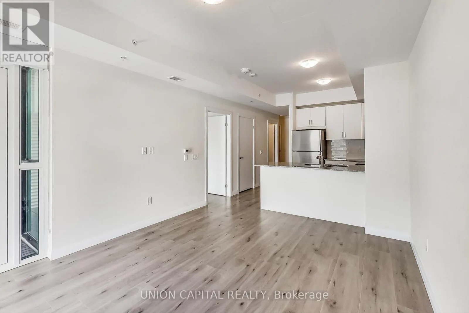 801 - 60 CHARLES STREET W