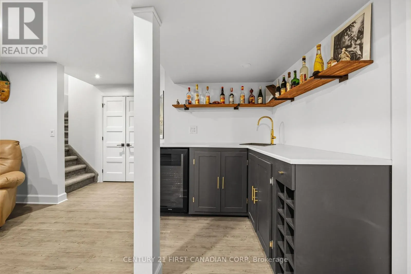 146 GILMOUR DRIVE