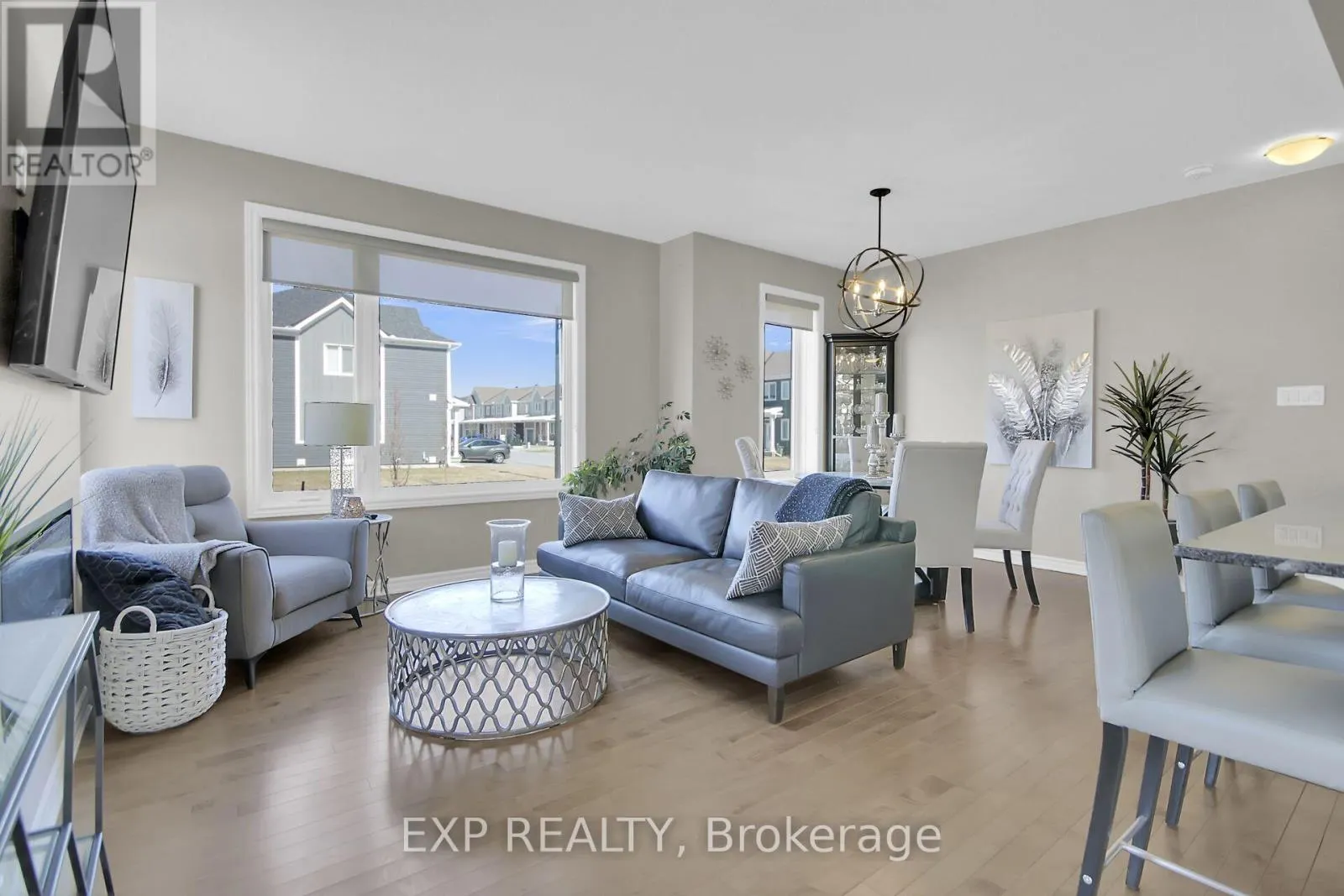 814 BASCULE PLACE