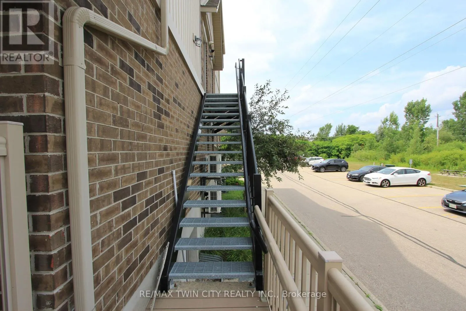 3E - 255 MAITLAND STREET