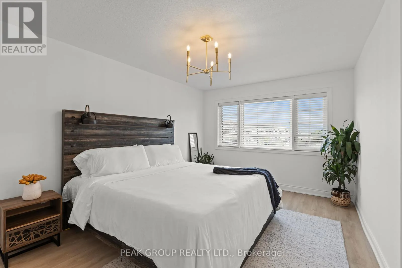 14 VENTURE WAY