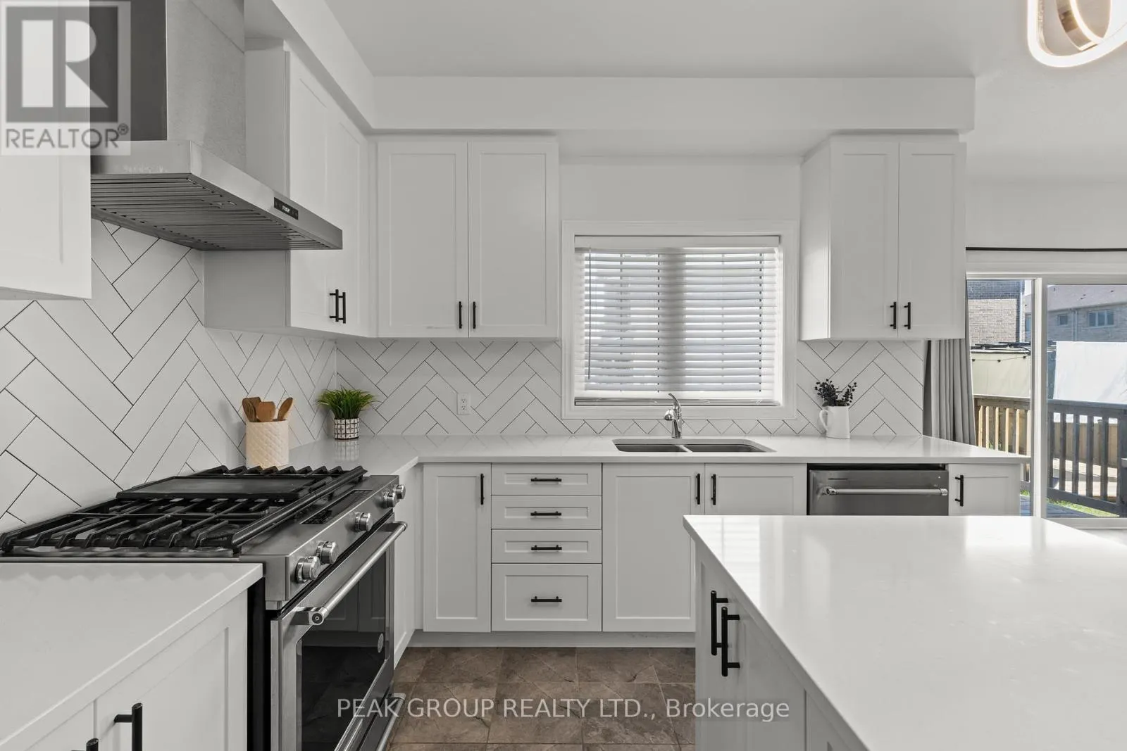 14 VENTURE WAY