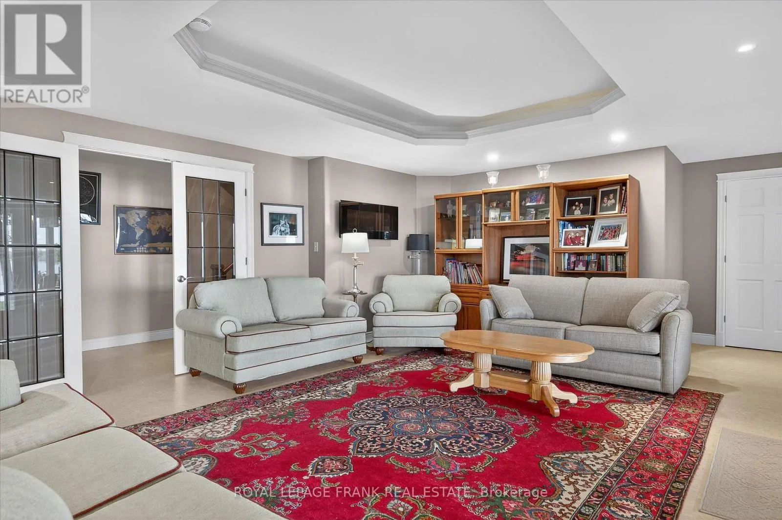 3081 BEACHWOOD DRIVE