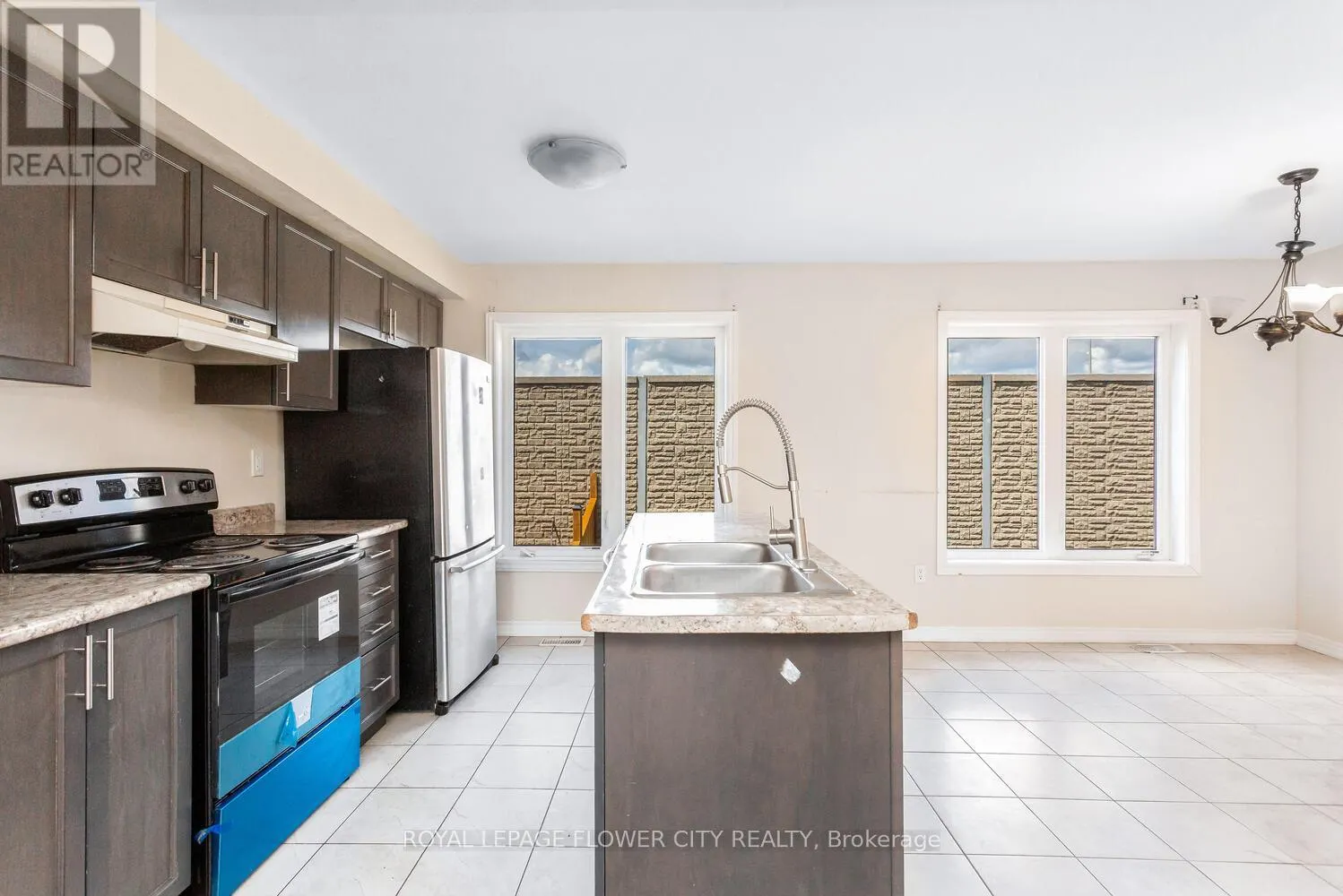 43 - 470 LINDEN DRIVE