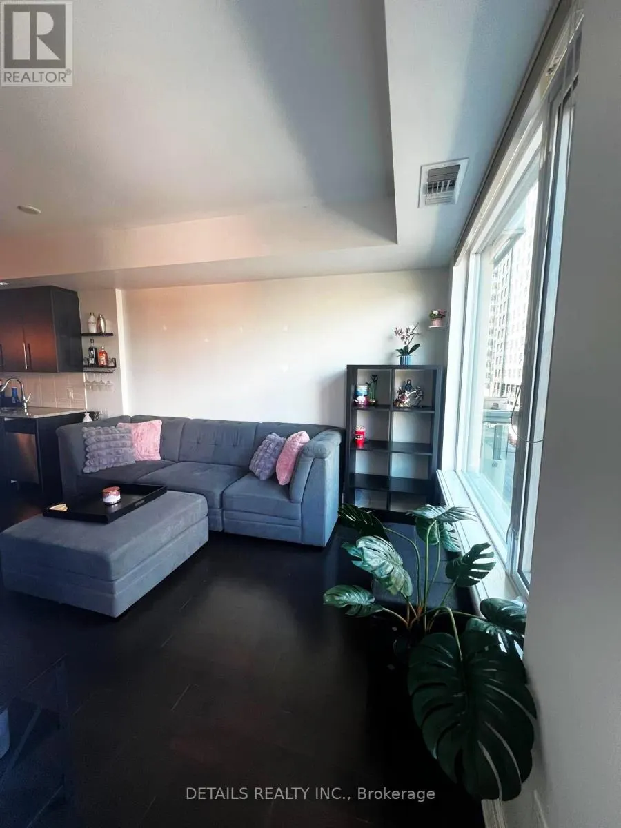 312 - 238 BESSERER STREET N