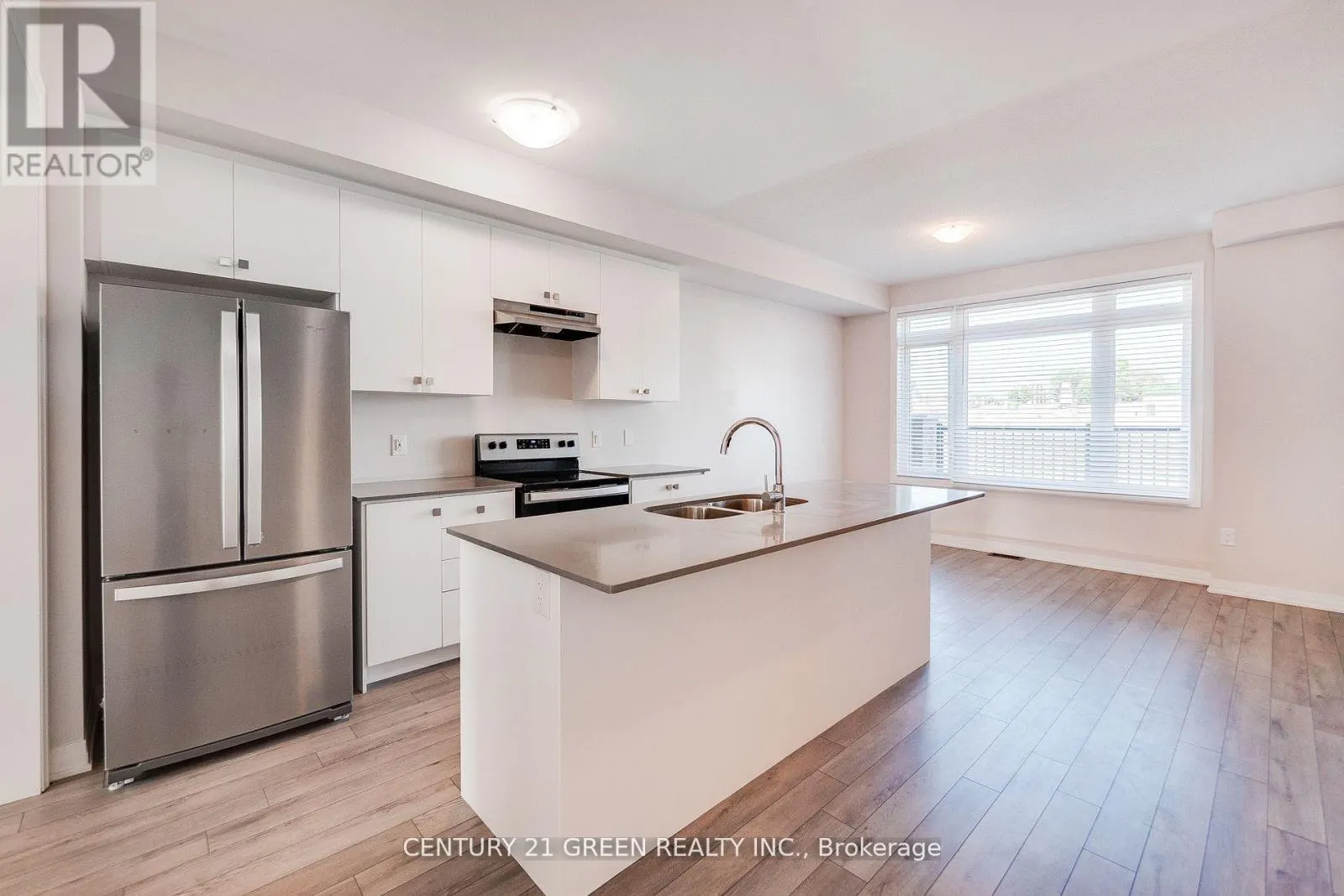 104 - 585 COLBORNE STREET