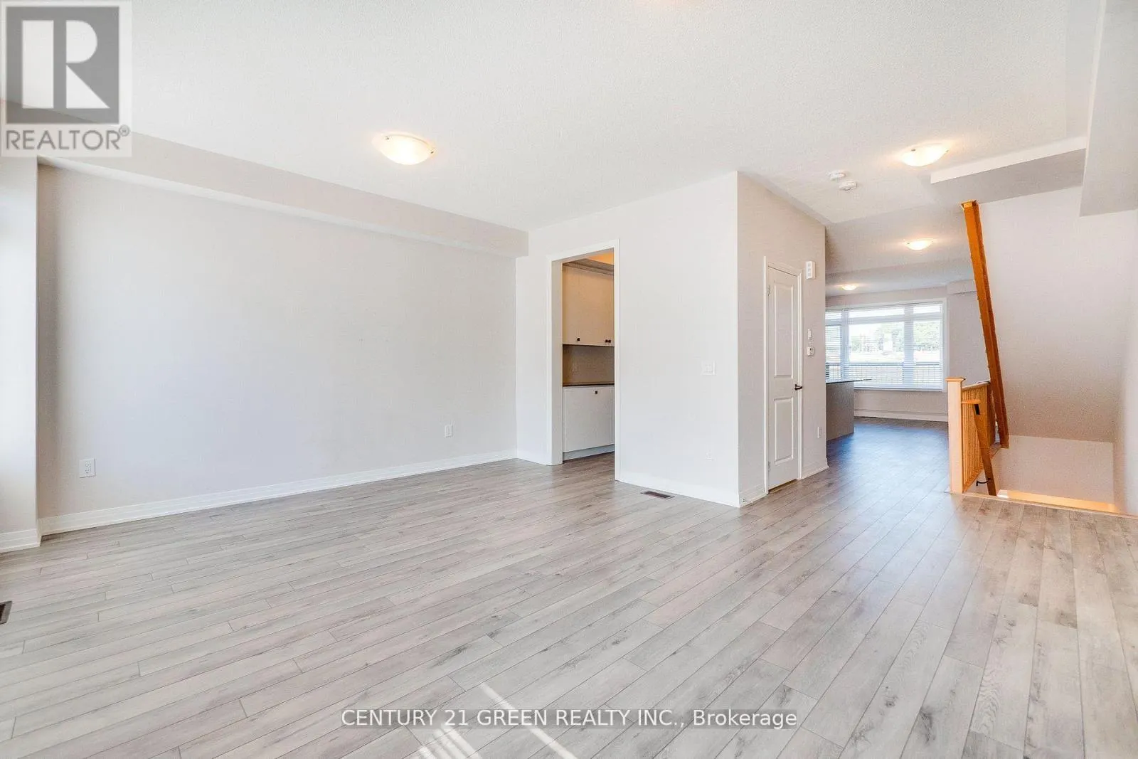 104 - 585 COLBORNE STREET