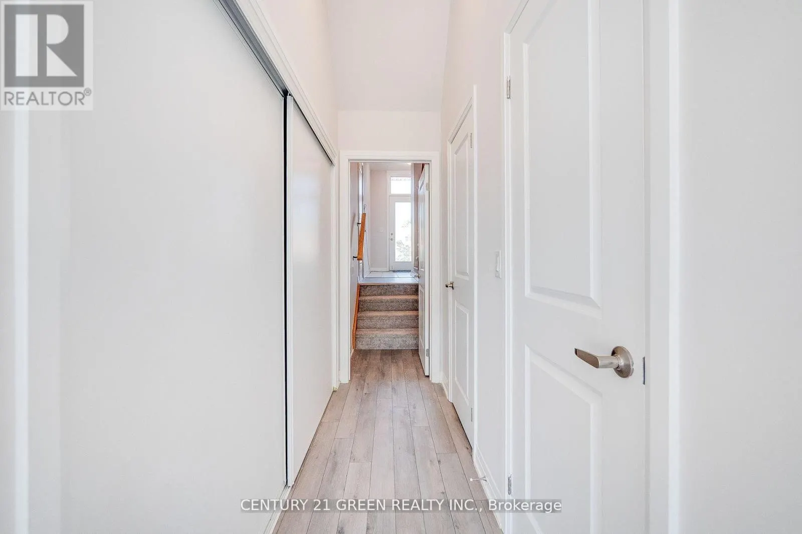 104 - 585 COLBORNE STREET