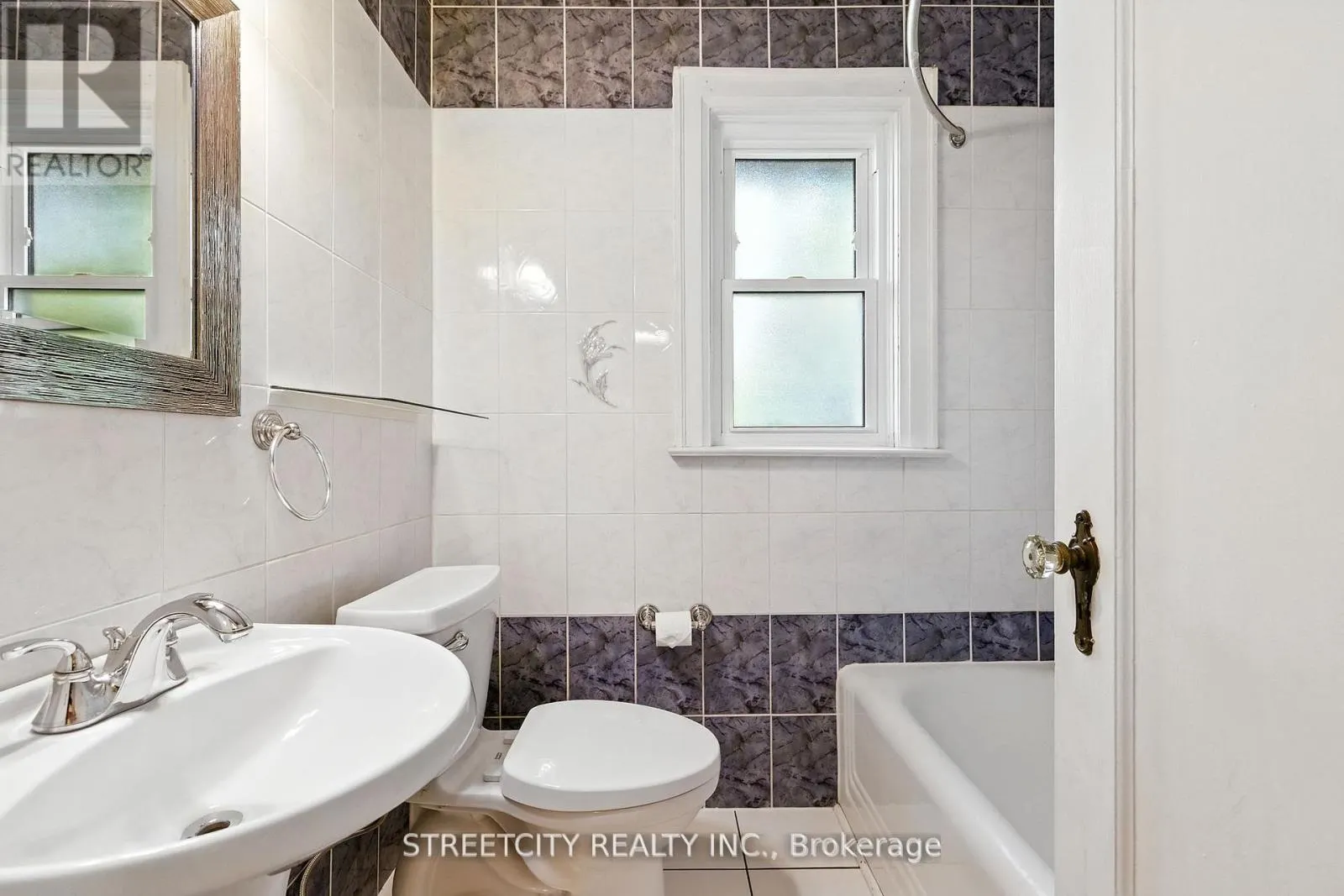 418 ASHLAND AVENUE