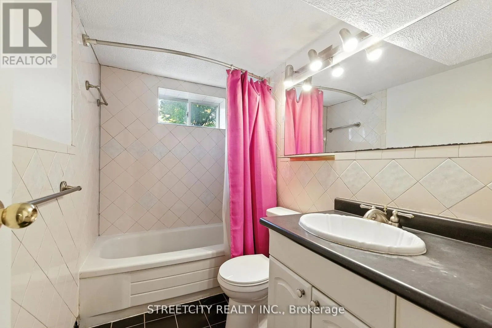 418 ASHLAND AVENUE