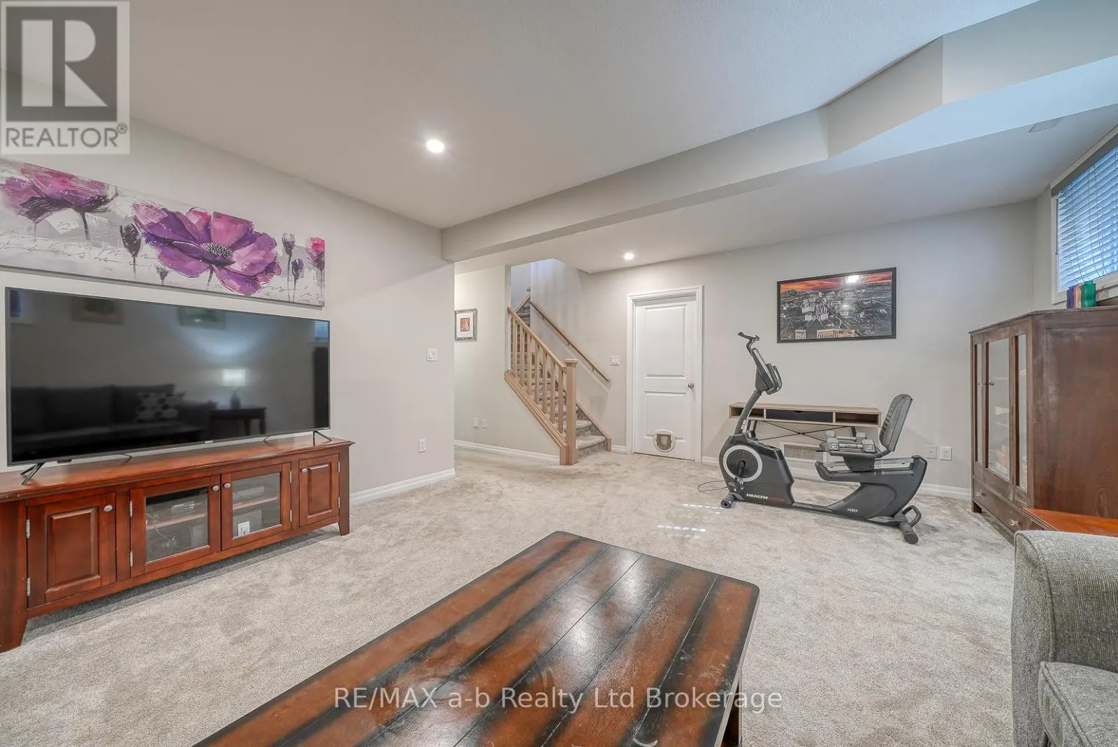 37 LOWRIE CRESCENT