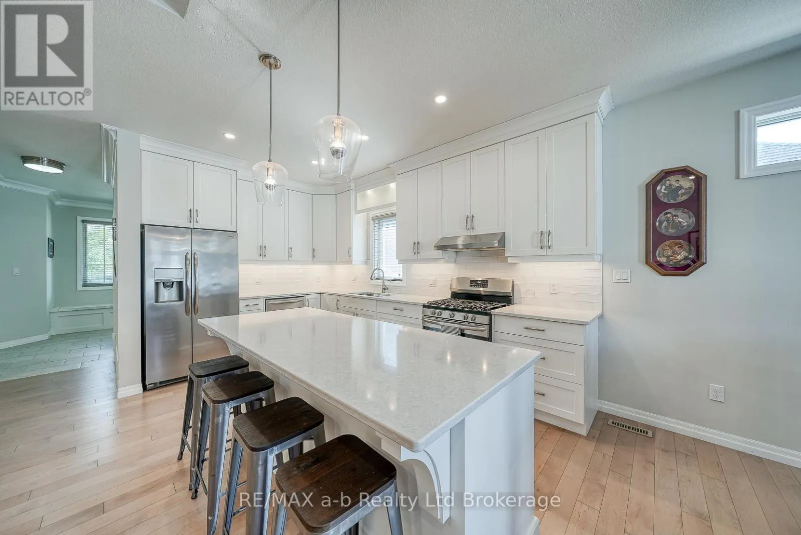 37 LOWRIE CRESCENT