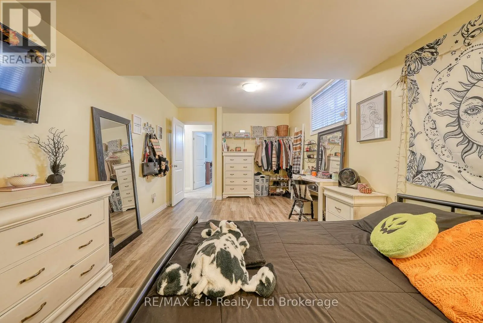 37 LOWRIE CRESCENT