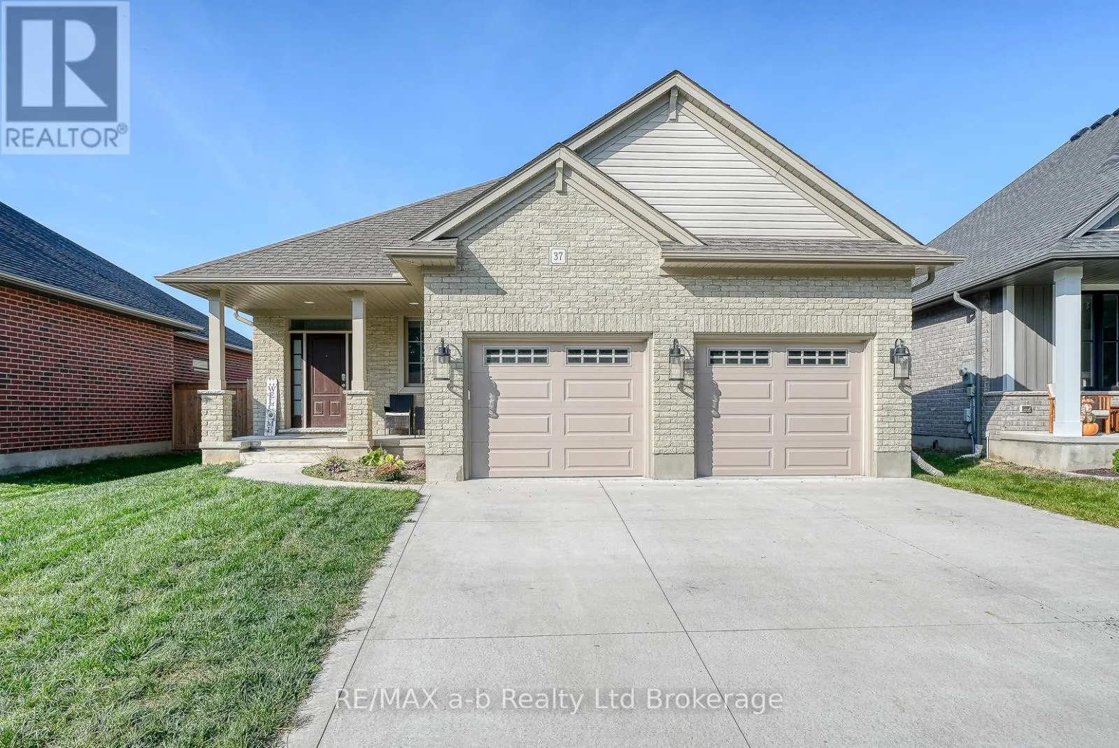 37 LOWRIE CRESCENT
