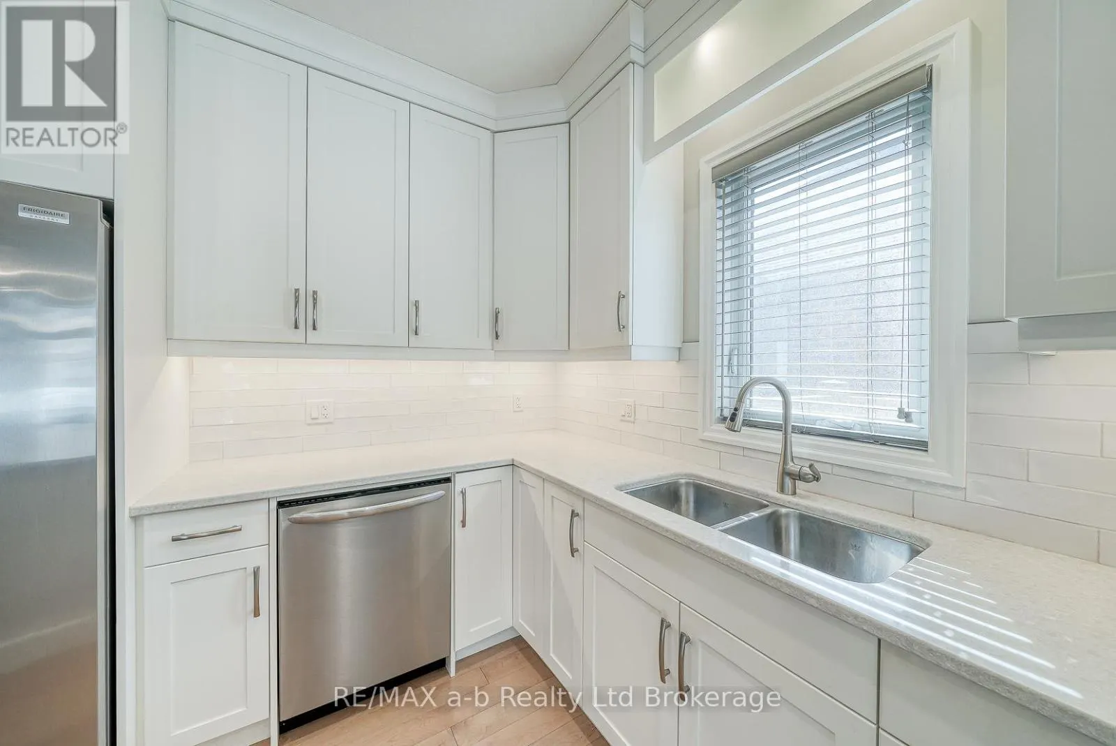 37 LOWRIE CRESCENT