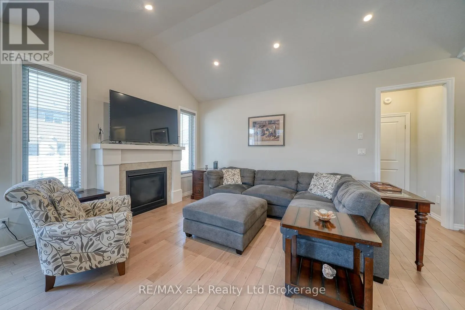 37 LOWRIE CRESCENT