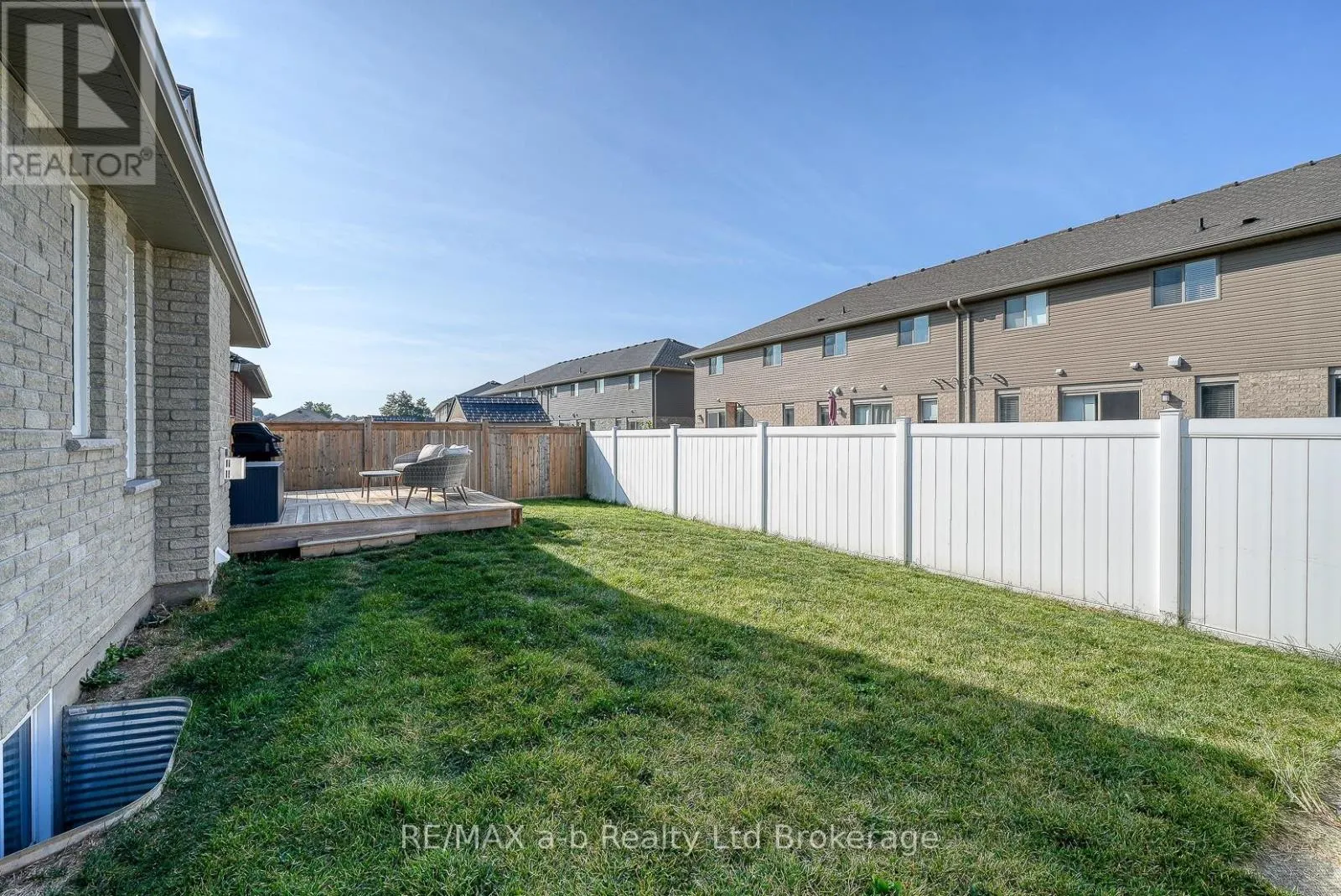 37 LOWRIE CRESCENT