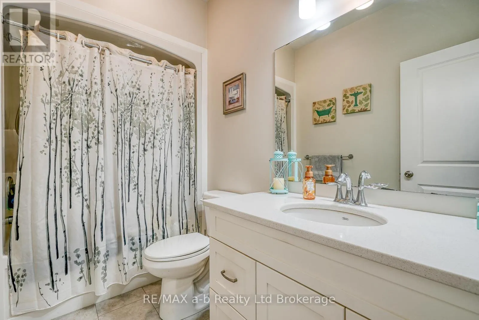 37 LOWRIE CRESCENT