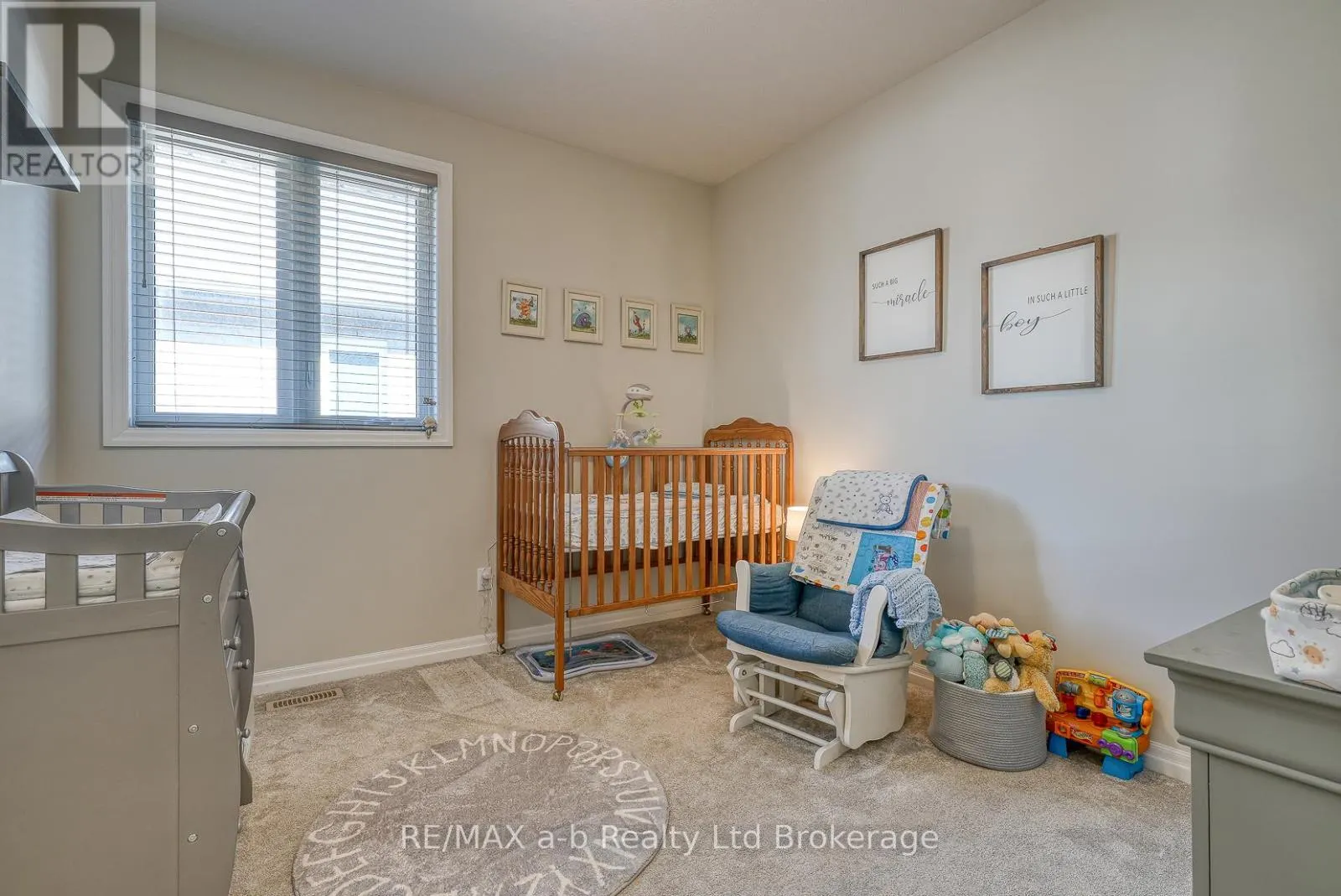 37 LOWRIE CRESCENT