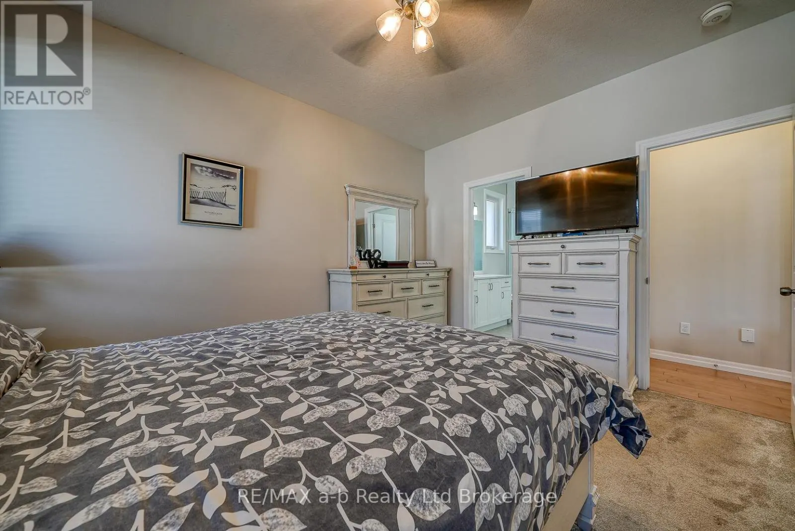 37 LOWRIE CRESCENT