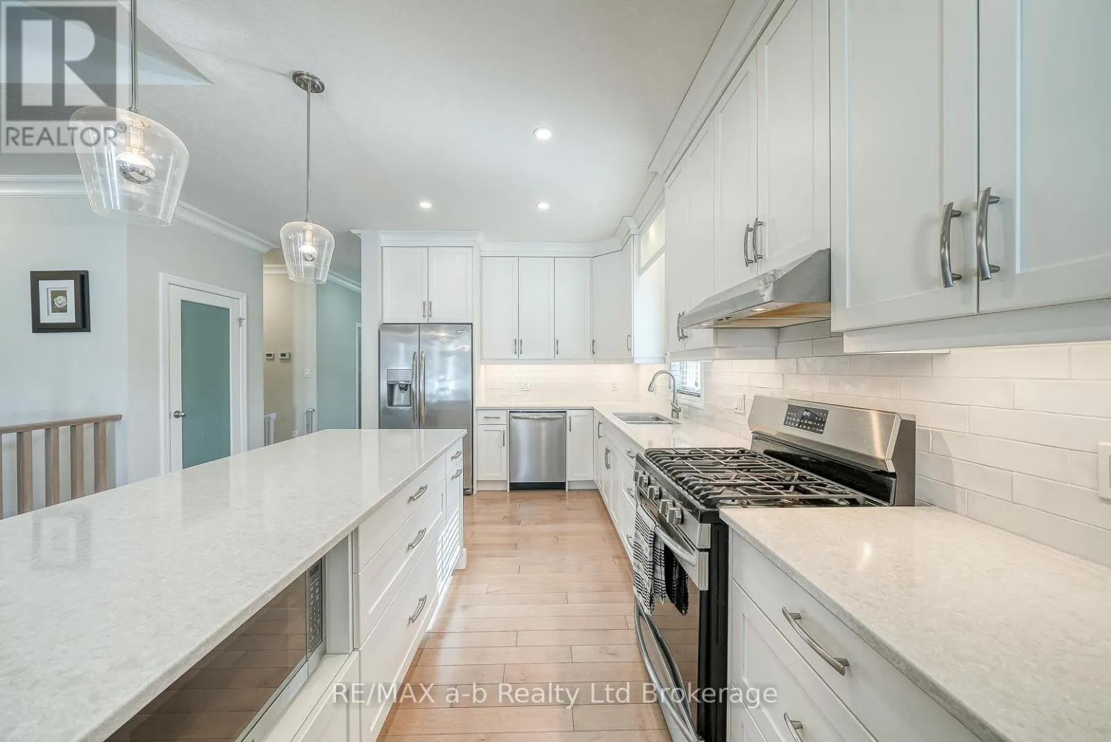 37 LOWRIE CRESCENT