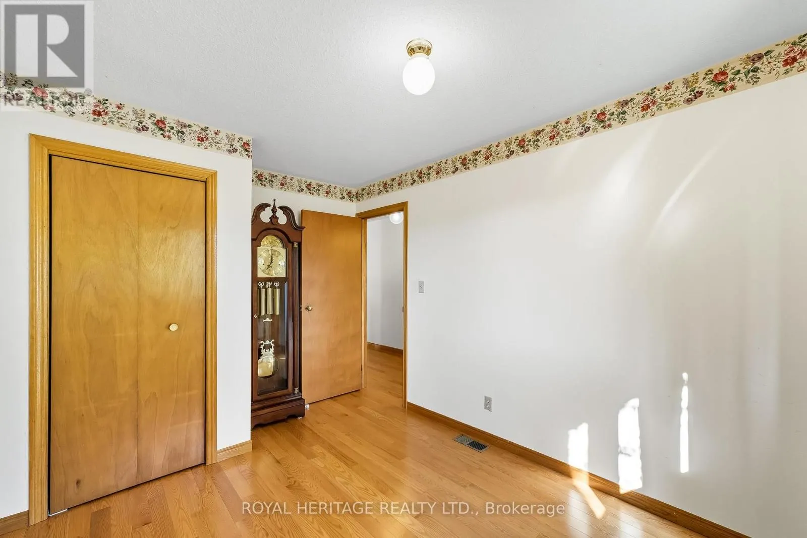 24 BUTLER STREET W