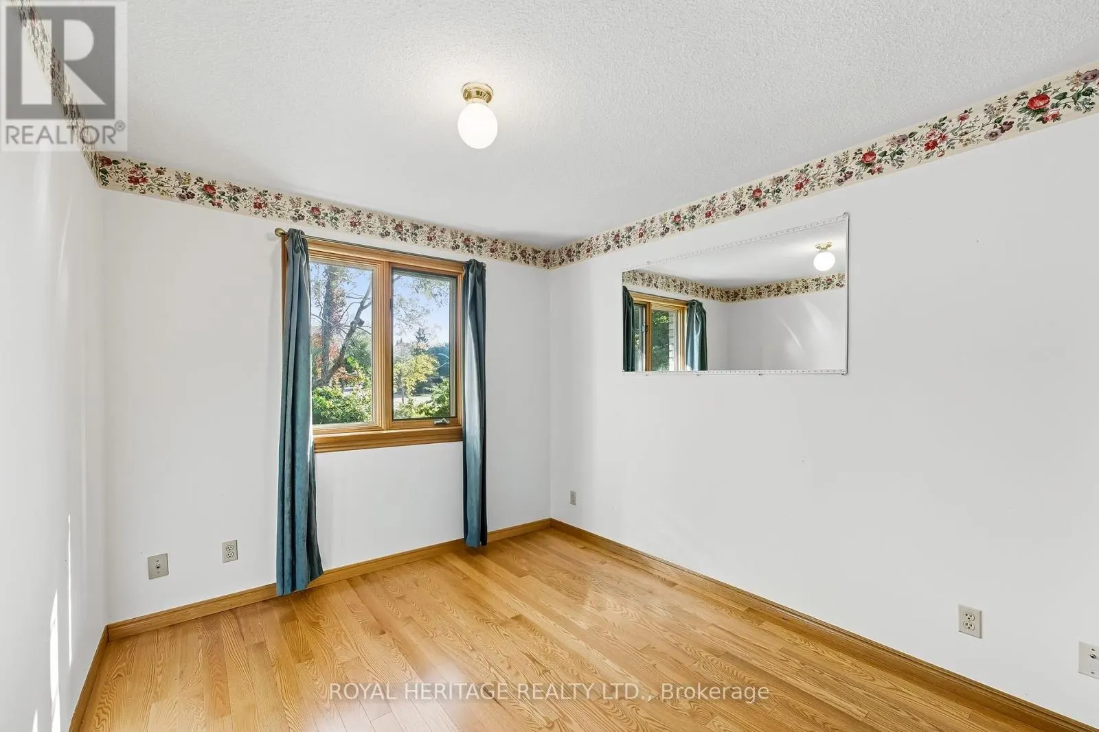 24 BUTLER STREET W